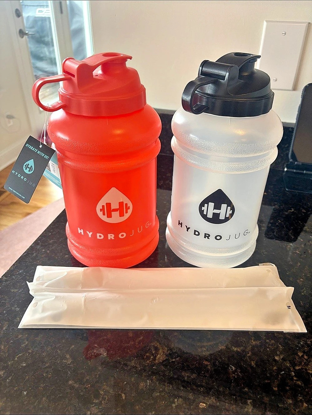 Hydrojug 73oz Set Pink & Clear + straws